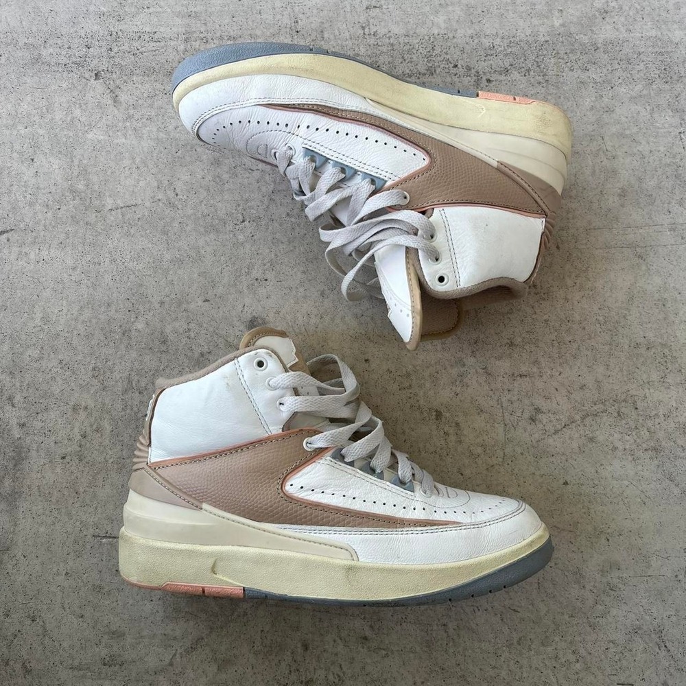 Jordan 2 "sand stone" size 5.5w